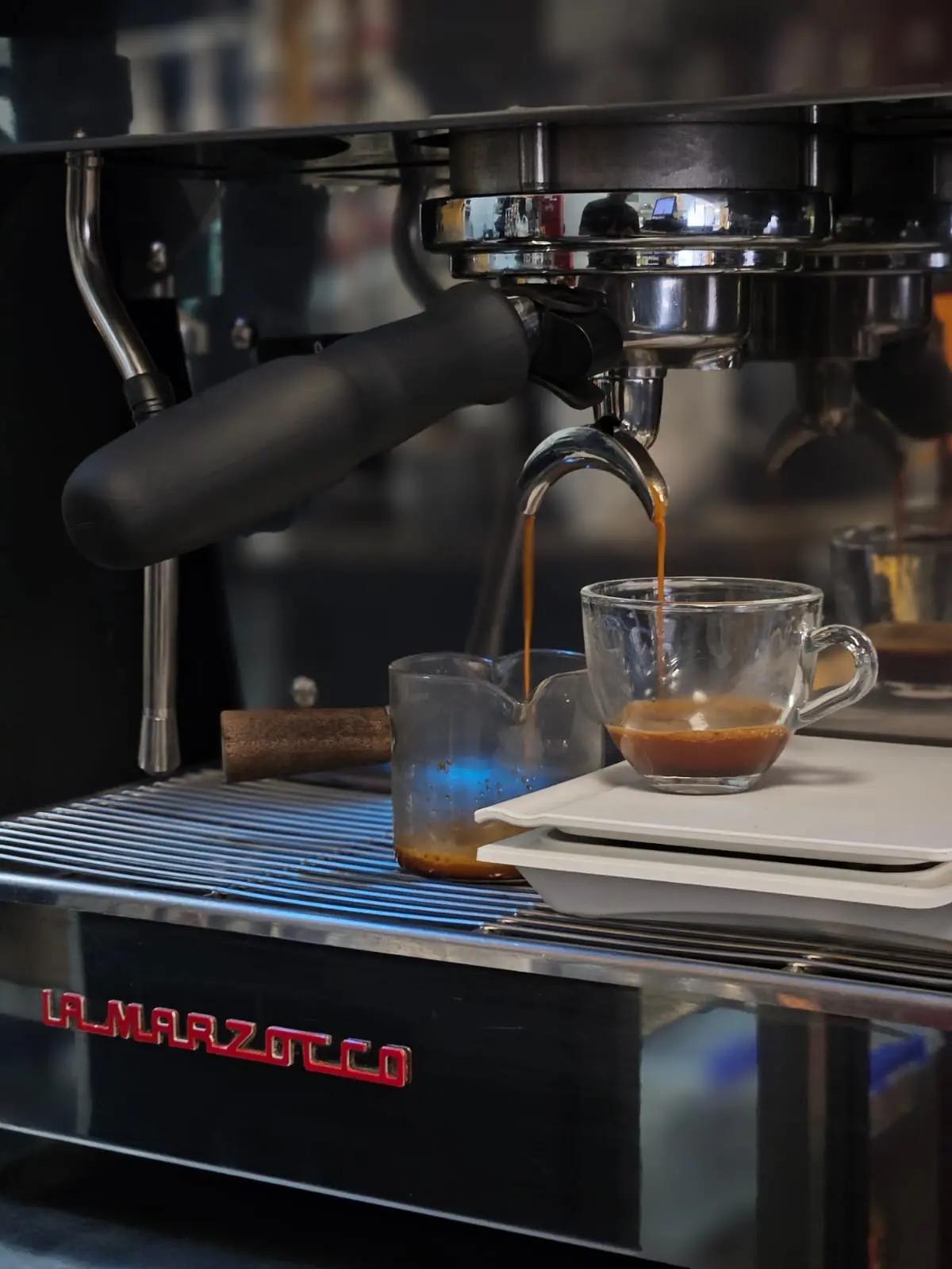 Espresso extraído en La Marzocco